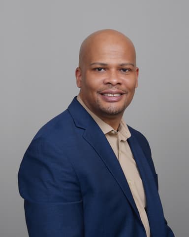 Dr. CEDRIC STREETER